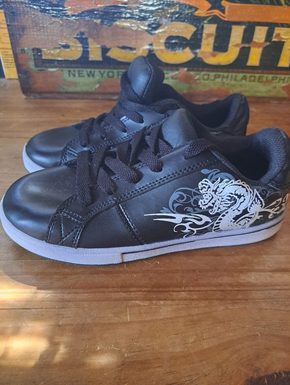 Black Chinese Dragon Graphic Sneakers, Kids Size 2, Low Top Casual Shoes